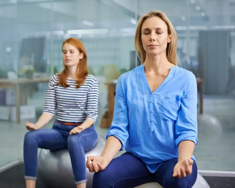 Kann Yogatherapie begleitend zu Physiotherapie oder Psychotherapie eingesetzt werden?